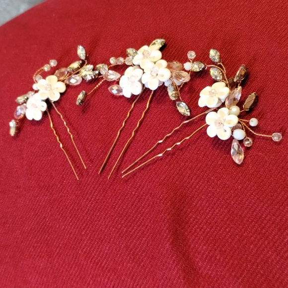 Elegant Floral Hair Pins - Picture 6 of 9
